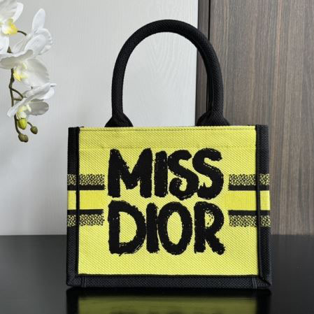 chr1st1an D10r shopping bags